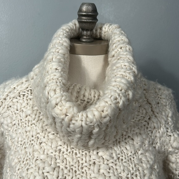 Vivienne Tam White Cream Chunky Knit Turtleneck Sweater size XS - Picture 16 of 16